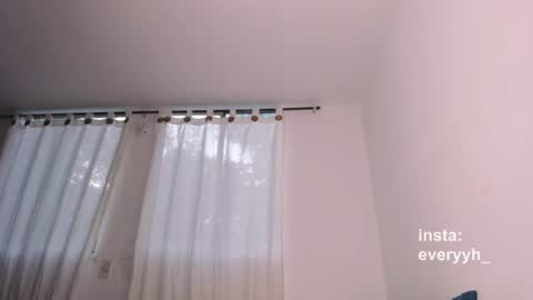 Snapshot of sweet_poetry chatting on June 2026 11:03:01 PM Ev online show from June 2026 11:03:01 PM