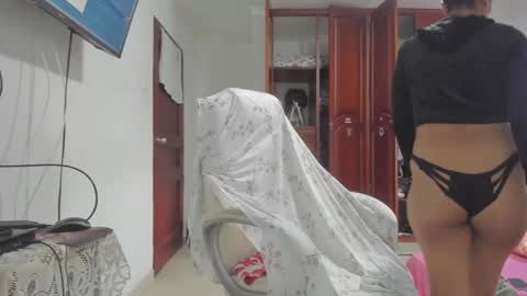 sweet_robyn online show from November 2025 09:47:01 PM