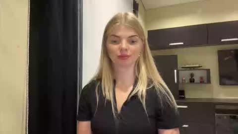 Snapshot of sweet_sinn_ chatting on September 2025 07:48:01 PM Mira online show from September 2025 07:48:01 PM