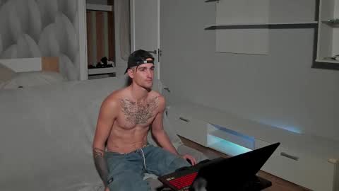 sweet_smith8 online show from October 2025 02:39:02 PM