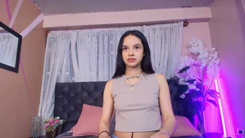 Sweet Sofiii  online show from March 2026 01:25:01 PM