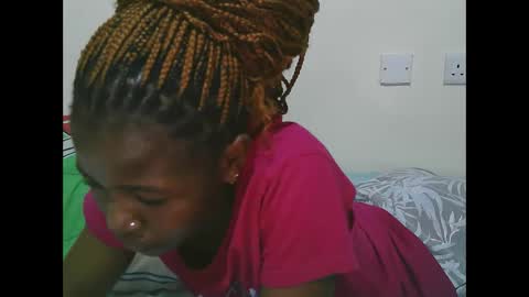 Snapshot of sweet_tattiana chatting on March 2025 06:11:01 PM Tatty online show from March 2025 06:11:01 PM