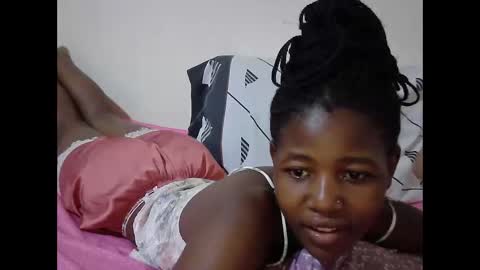 Snapshot of sweet_tattiana chatting on October 2025 05:57:02 AM Tatty online show from October 2025 05:57:02 AM