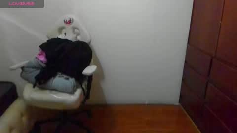 sweet_venus4 online show from February 2025 05:26:01 PM