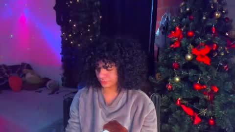 Steven independent model online show from December 2025 12:46:02 PM