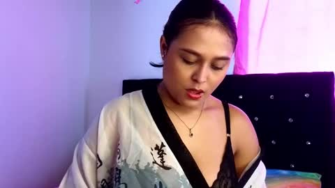 Snapshot of sweet_xuee18 chatting on January 2025 04:08:01 PM Sweet online show from January 2025 04:08:01 PM