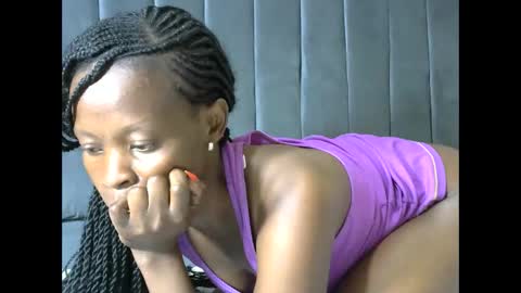 LIANAH online show from December 2025 06:12:01 PM