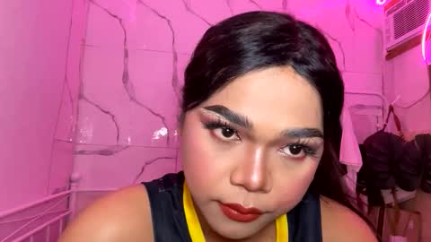 Snapshot of sweetasian_leith20 chatting on November 2025 06:21:01 PM Leith Madrigal online show from November 2025 06:21:01 PM