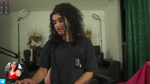 Snapshot of sweetbonii chatting on January 2025 02:01:01 AM Salom independent model online show from January 2025 02:01:01 AM