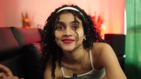 Snapshot of sweetbonii chatting on September 2025 06:52:01 PM Salom independent model online show from September 2025 06:52:01 PM