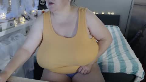 Sweetboobs85h online show from October 2025 03:35:02 PM