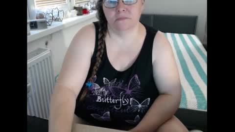 Sweetboobs85h online show from November 2025 11:02:01 AM