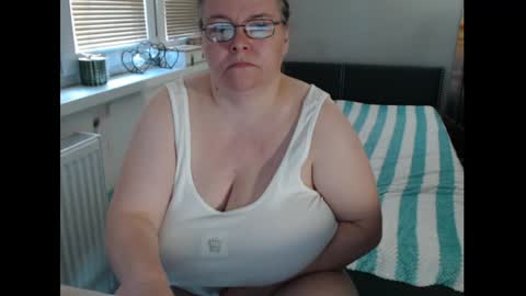 Sweetboobs85h online show from May 2026 10:36:01 AM