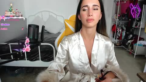 Snapshot of sweetbuttocks chatting on December 2024 05:05:01 PM Anna online show from December 2024 05:05:01 PM