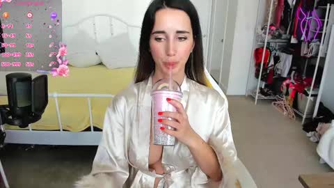 Snapshot of sweetbuttocks chatting on February 2025 06:23:02 PM Anna online show from February 2025 06:23:02 PM