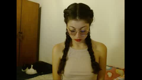 sweetcalm_ online show from April 2026 03:37:01 AM