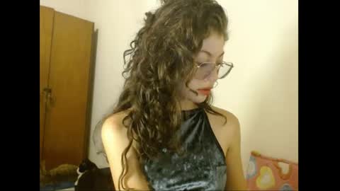 sweetcalm_ online show from May 2026 03:34:01 AM