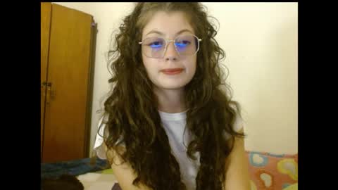 sweetcalm_ online show from May 2026 04:29:01 AM