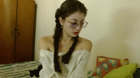 sweetcalm_ online show from May 2026 03:24:02 AM