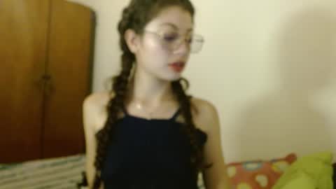 sweetcalm_ online show from May 2026 10:17:01 PM