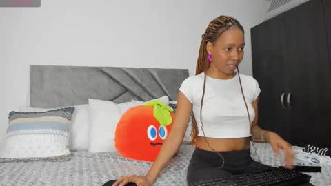 Snapshot of sweetcocoaa chatting on October 2025 07:48:01 PM Tell me Salome online show from October 2025 07:48:01 PM