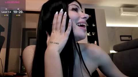 Snapshot of sweetcoles chatting on November 2025 08:30:02 PM Emma online show from November 2025 08:30:02 PM