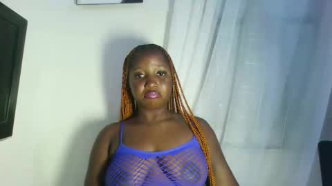 sweetcoochiex online show from September 2025 05:47:02 PM