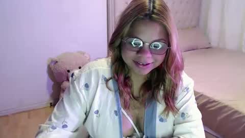 Cristal online show from November 2025 05:35:02 PM