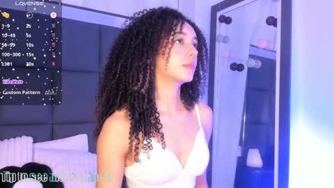 Snapshot of sweetcurly1 chatting on September 2025 07:54:01 AM M I A online show from September 2025 07:54:01 AM