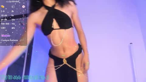 Snapshot of sweetcurly1 chatting on February 2026 10:53:02 AM M I A online show from February 2026 10:53:02 AM