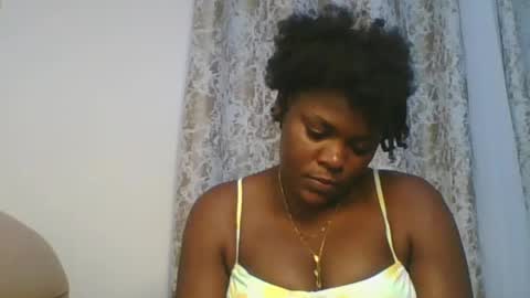 Snapshot of sweetdarkskin chatting on June 2026 06:35:02 PM CLARIS online show from June 2026 06:35:02 PM