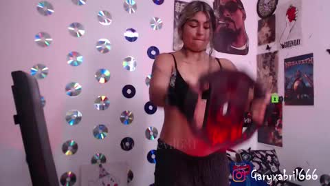 Abril online show from March 2025 04:29:02 PM