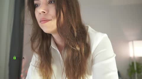 Snapshot of sweetdreamvic chatting on February 2025 04:08:01 PM Vicktorious online show from February 2025 04:08:01 PM