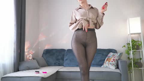 Snapshot of sweetdreamvic chatting on February 2025 12:49:01 PM Vicktorious online show from February 2025 12:49:01 PM