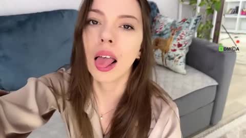 Snapshot of sweetdreamvic chatting on February 2025 01:30:02 PM Vicktorious online show from February 2025 01:30:02 PM