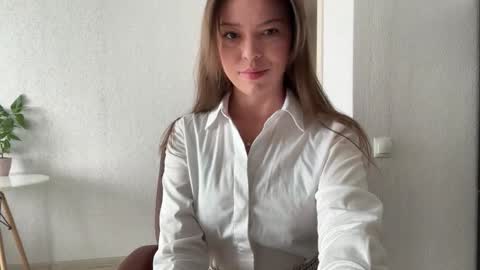 Snapshot of sweetdreamvic chatting on September 2025 07:47:01 AM Vicktorious online show from September 2025 07:47:01 AM