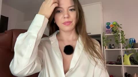 Snapshot of sweetdreamvic chatting on January 2026 07:40:01 PM Vicktorious online show from January 2026 07:40:01 PM