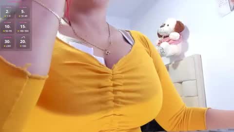 Fabiana online show from October 2025 08:40:01 PM