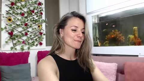 sweef online show from October 2025 04:11:01 AM