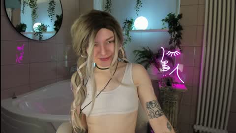 Snapshot of sweetheart_flower chatting on January 2025 09:25:01 PM Kira online show from January 2025 09:25:01 PM