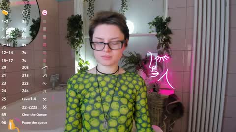 Snapshot of sweetheart_flower chatting on January 2025 03:30:02 AM Kira online show from January 2025 03:30:02 AM