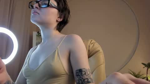 Snapshot of sweetheart_flower chatting on February 2025 06:48:02 PM Kira online show from February 2025 06:48:02 PM