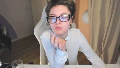 Snapshot of sweetheart_flower chatting on February 2025 10:09:02 PM Kira online show from February 2025 10:09:02 PM