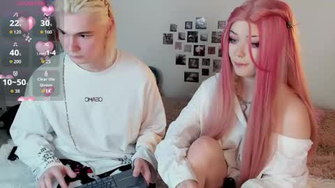 sweethearts_friends online show from May 2026 12:30:01 AM