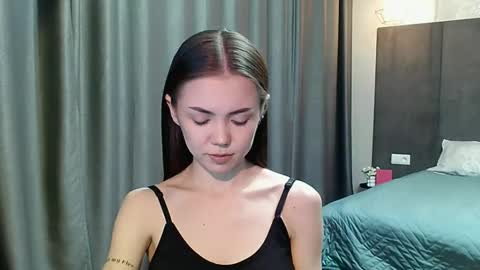 sweetieee_kira online show from October 2025 07:01:02 PM