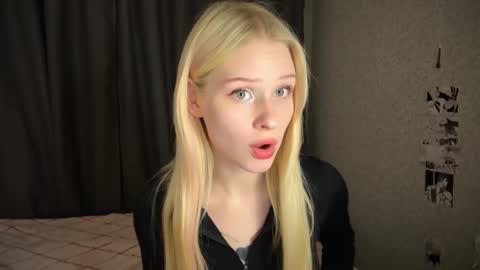 Snapshot of sweetielis chatting on January 2025 02:30:01 PM sweetie Lisa3 online show from January 2025 02:30:01 PM