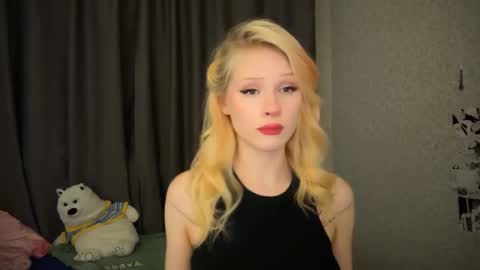 Snapshot of sweetielis chatting on January 2025 02:14:01 PM sweetie Lisa3 online show from January 2025 02:14:01 PM