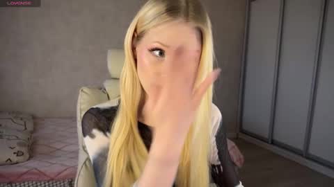 Snapshot of sweetielis chatting on March 2025 02:45:02 PM sweetie Lisa3 online show from March 2025 02:45:02 PM