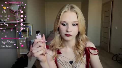 Snapshot of sweetielis chatting on September 2025 02:50:02 PM sweetie Lisa3 online show from September 2025 02:50:02 PM