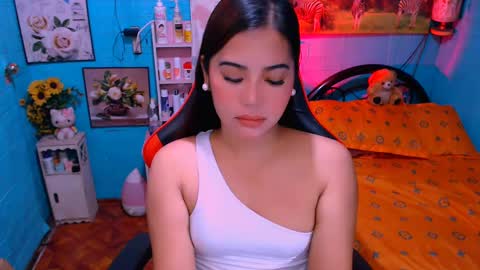 Nicole online show from February 2025 02:01:01 AM